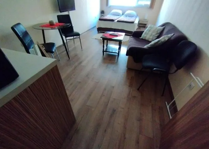 アパート Zora ブルガス