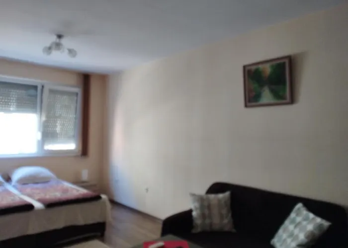 アパート Zora ブルガス