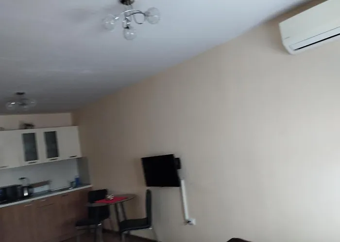 Zora アパート ブルガス